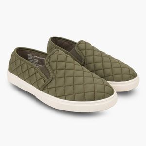 Steve Madden ECENTRCQ Quilted Vegan Leather Slip On Shoe